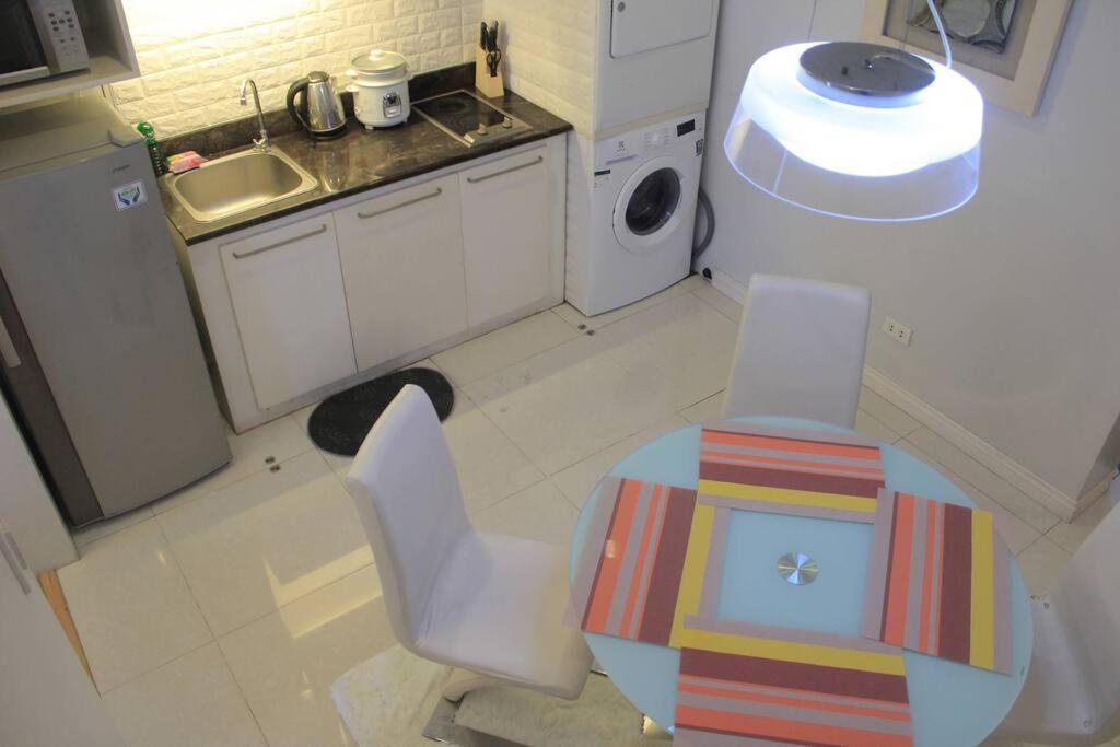 Apartment A2j Bgc Luxury 1br Near Burgos Circle & Mall *