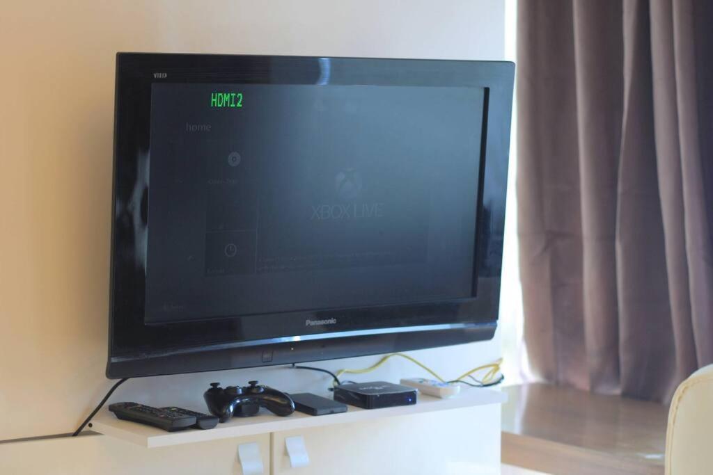 A2j Bgc Luxury 1br Near Burgos Circle & Mall Apartment *
