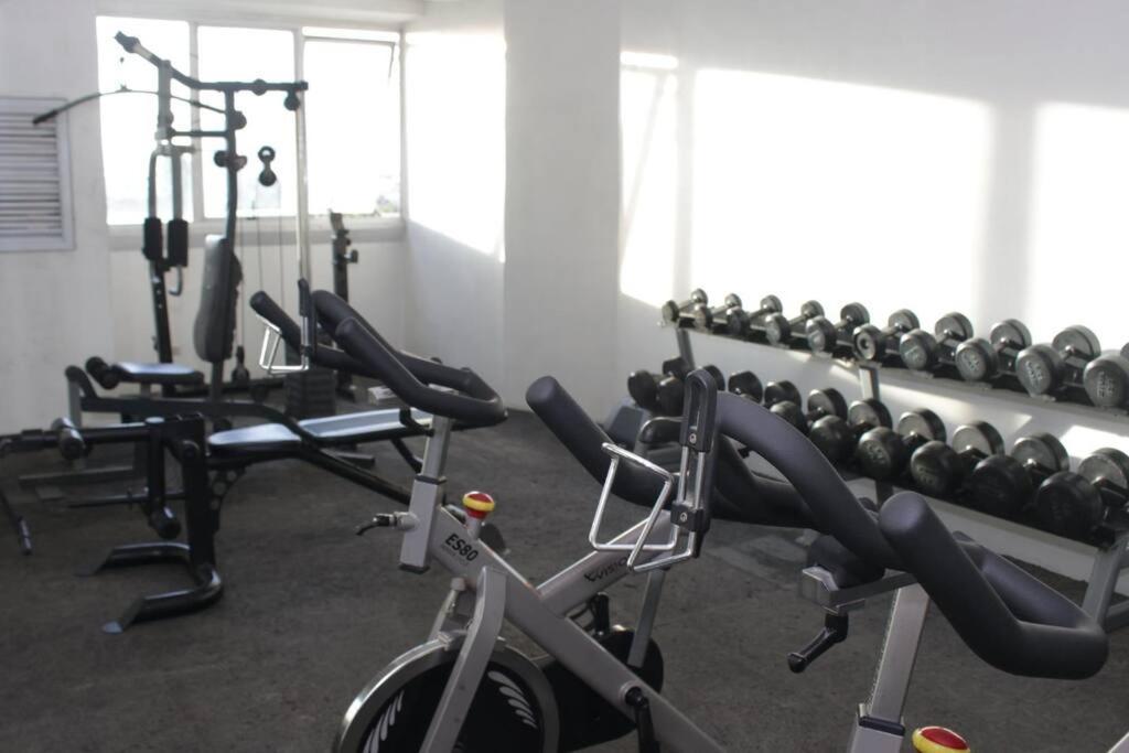 Apartment A2j Bgc Luxury 1br Near Burgos Circle & Mall Manila