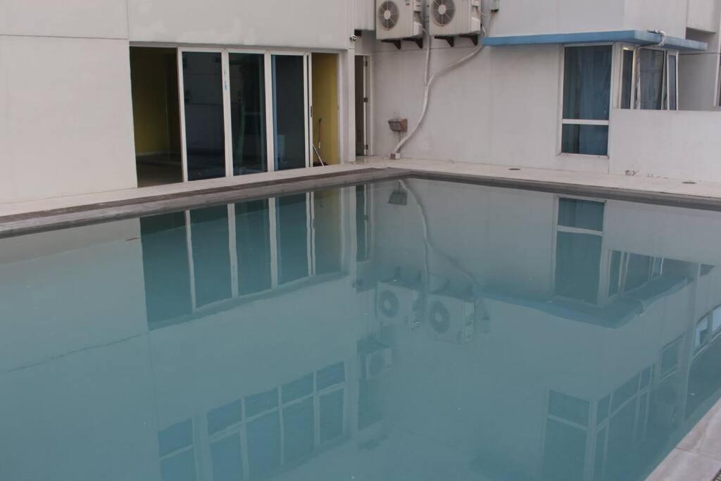 Apartment A2j Bgc Luxury 1br Near Burgos Circle & Mall Manila