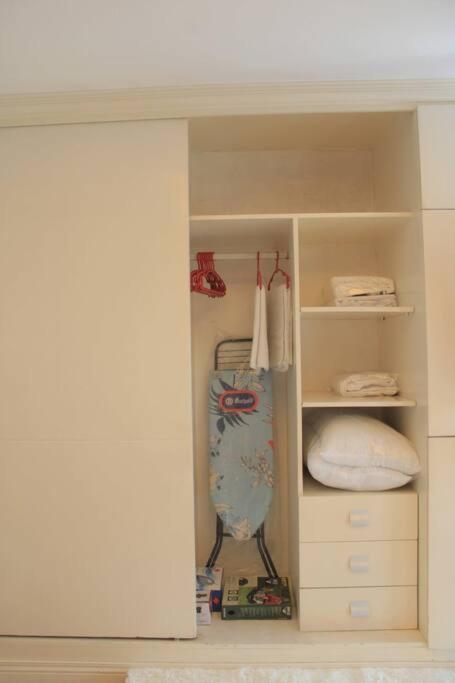 A2j Bgc Luxury 1br Near Burgos Circle & Mall Apartment