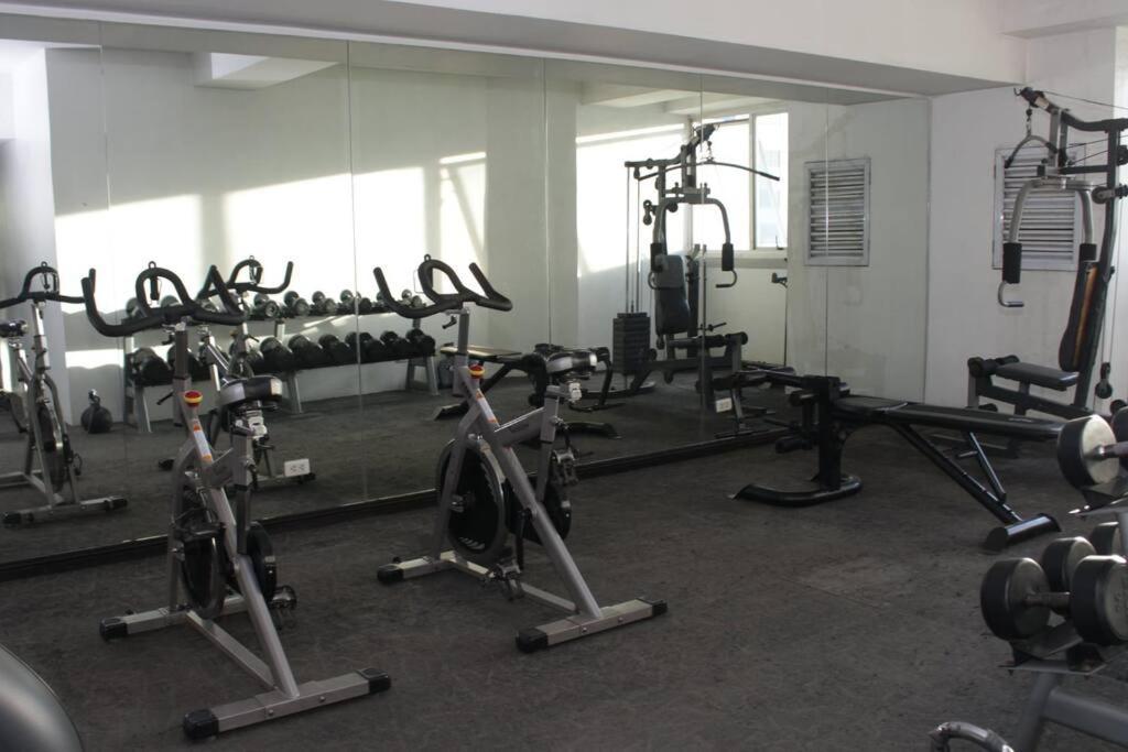 A2j Bgc Luxury 1br Near Burgos Circle & Mall * Manila