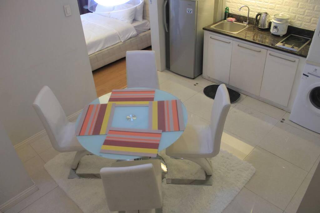 A2j Bgc Luxury 1br Near Burgos Circle & Mall Apartment